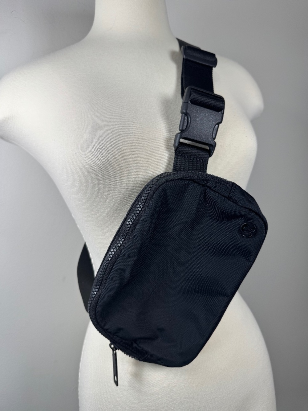 lululemon athletica Black Crossbody Sling  Belt Bag